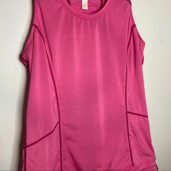 Lucy Pink Reflective Athletic Tank with Pockets - Picture 5 of 9